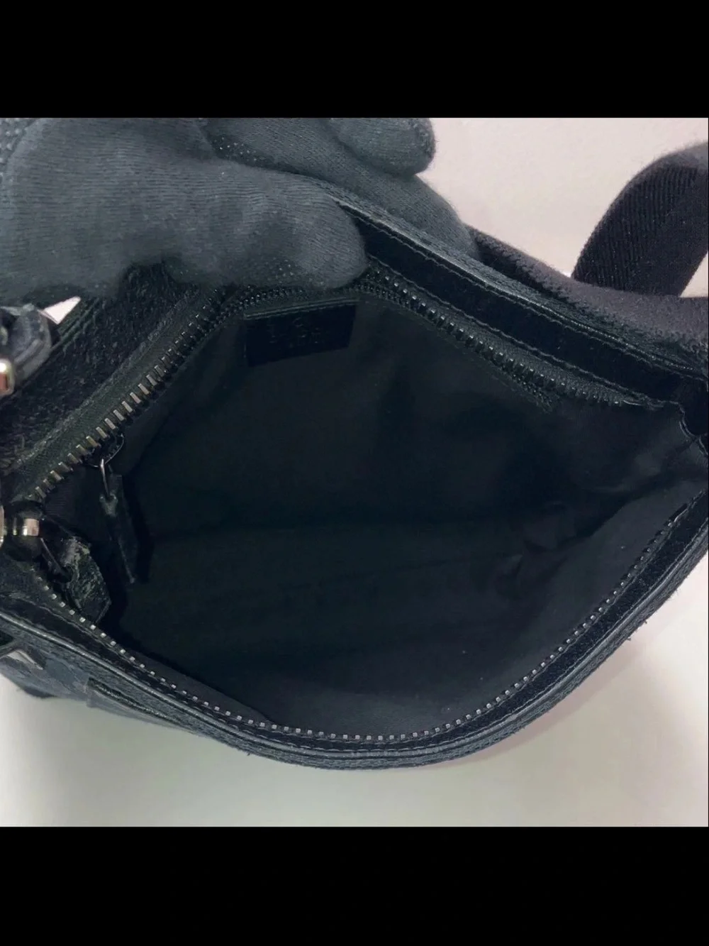 Gucci Black GG Canvas Messenger Shoulder Bag